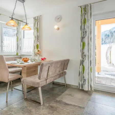 Blick Auf Den Rettenstein 1 *